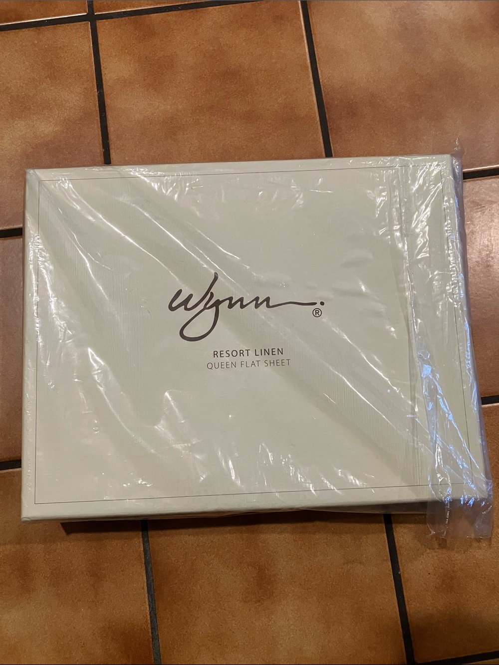 Wynn Resort Linen Queen Flat Sheet - White New. 507 thread count